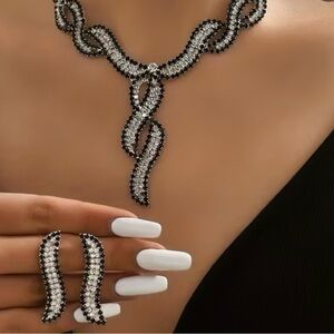 Elegant Black and Silver Necklace and Ring Set